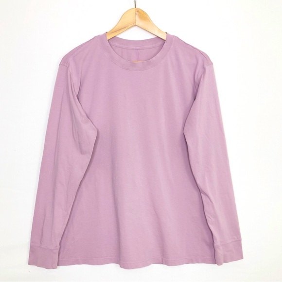 lululemon athletica Tops - Lululemon lavender Athletic Long sleeve crewneck base layer top